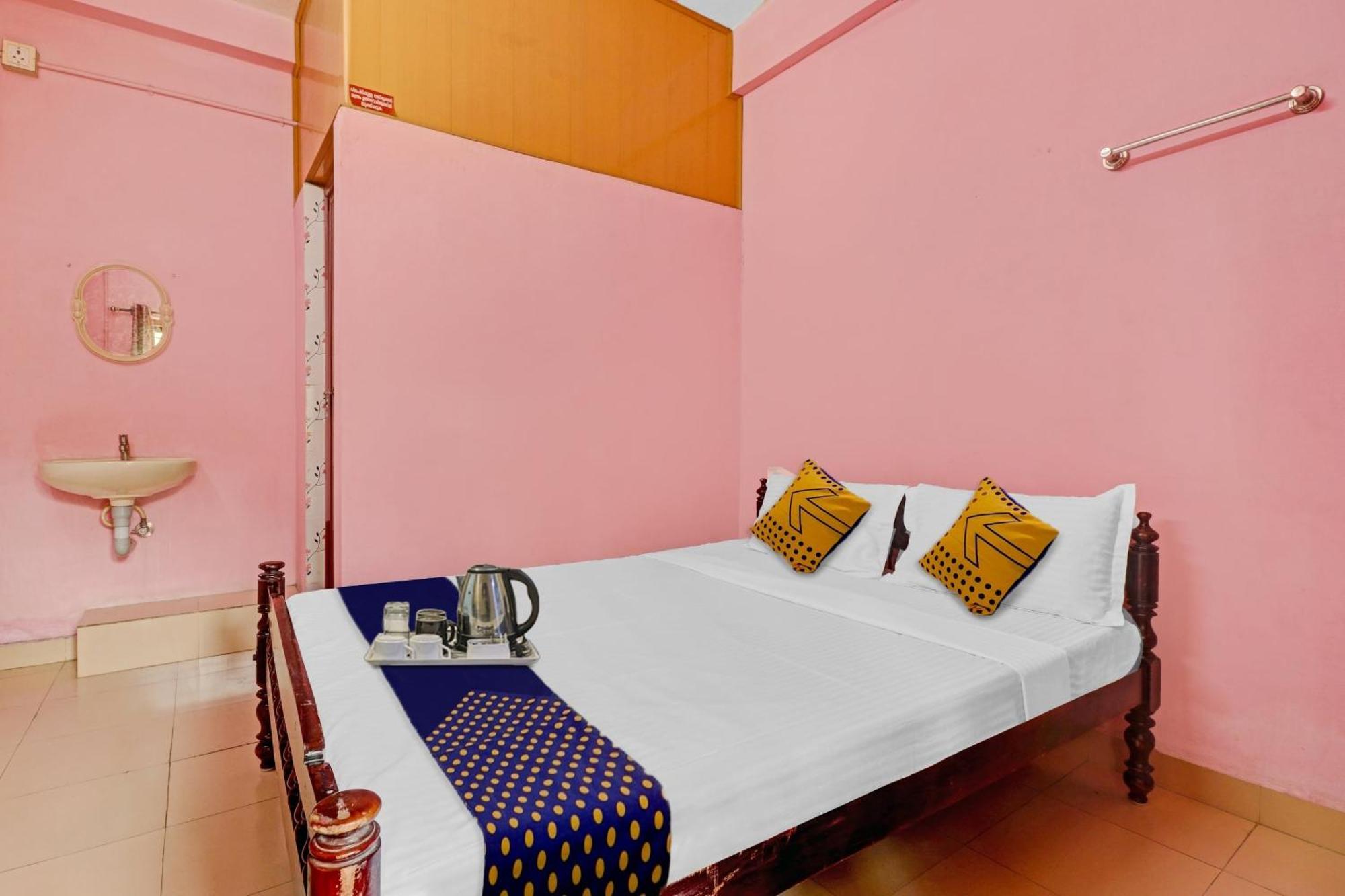 Spot On Jayesh Guest House 나식 외부 사진