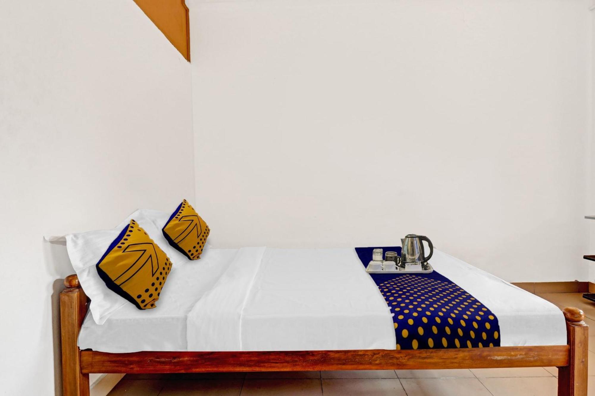 Spot On Jayesh Guest House 나식 외부 사진