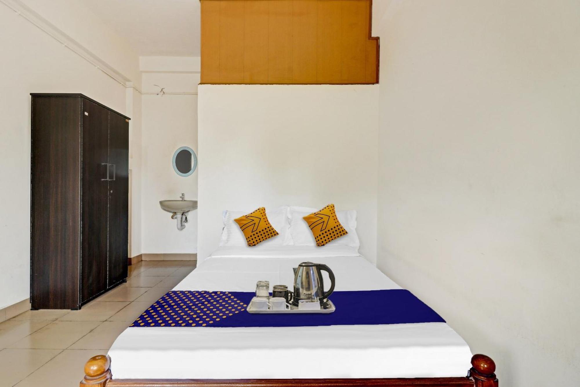 Spot On Jayesh Guest House 나식 외부 사진
