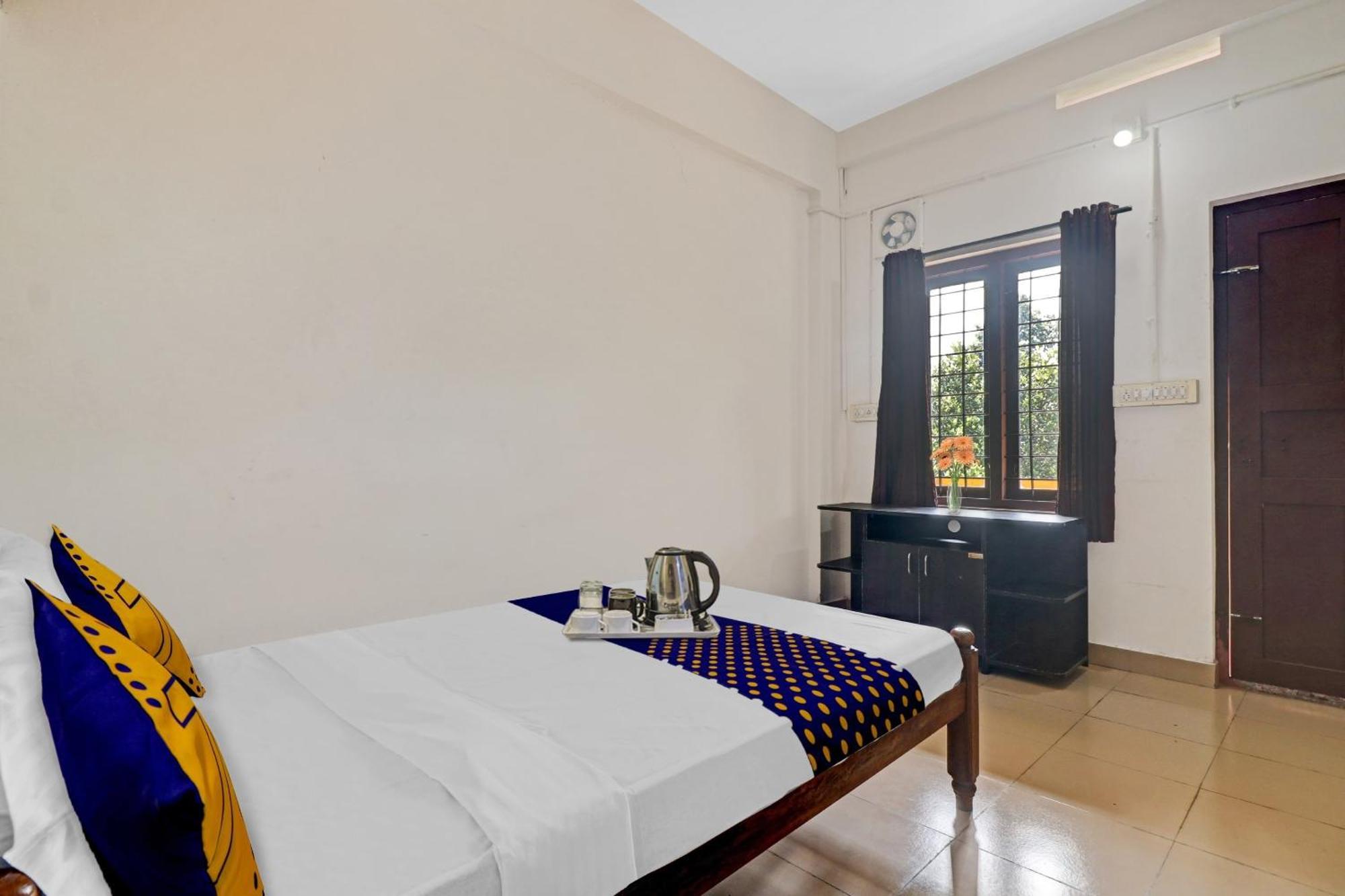 Spot On Jayesh Guest House 나식 외부 사진